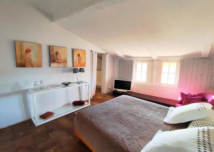 Vila Maison Monte Arena A 5 Min D'uzes